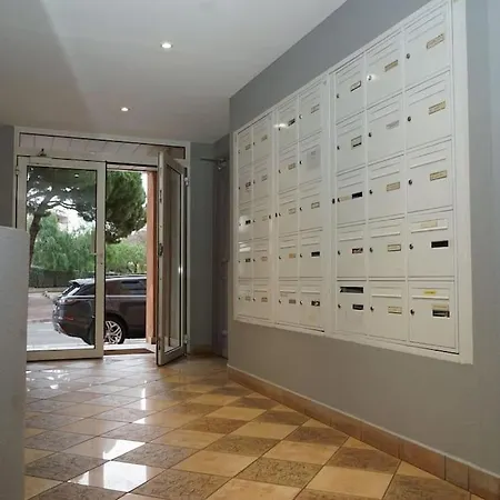 Port-frejus T2. Garage Prive, Clim, 300m Plage. Apartamento Fréjus