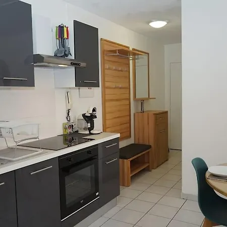 Port-frejus T2. Garage Prive, Clim, 300m Plage. Apartamento