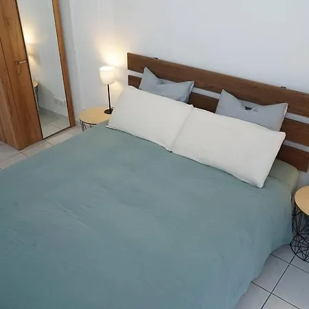 Port-frejus T2. Garage Prive, Clim, 300m Plage. Apartamento Fréjus