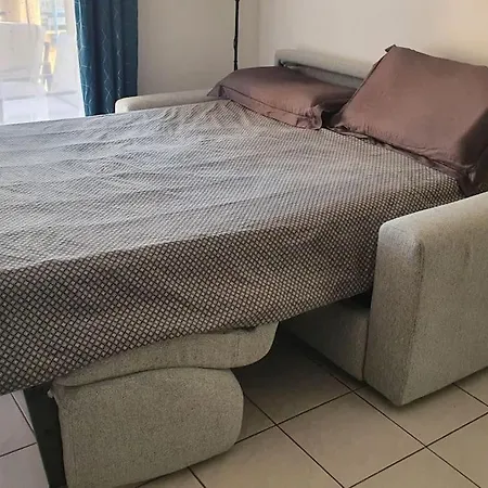 Port-frejus T2. Garage Prive, Clim, 300m Plage. Apartamento